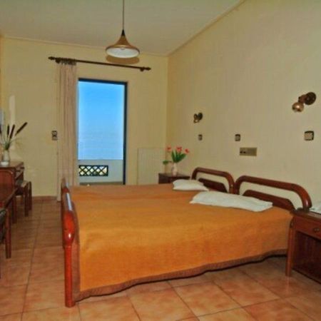לאמפי Apellis Hotel מראה חיצוני תמונה
